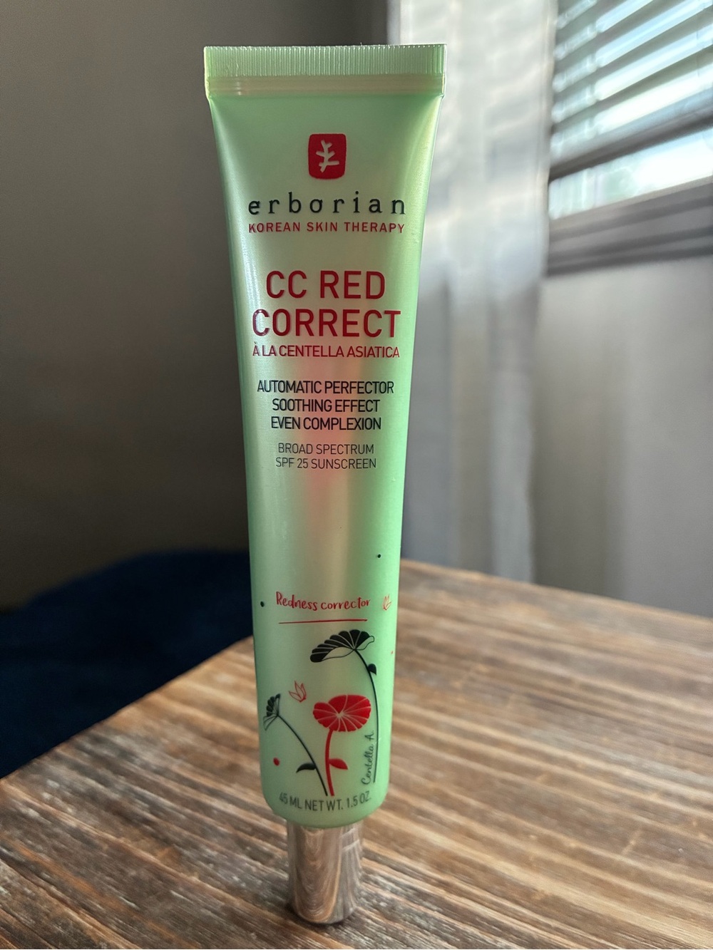 Erborian CC Red Correct Auto Perfector Soothing Effect Even Complexion Cream
